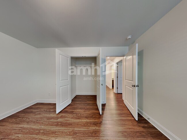 Building Photo - 2125 Laurel Vlg Cir