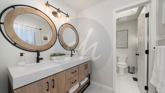 Building Photo - Remodeled Gem in Briargate