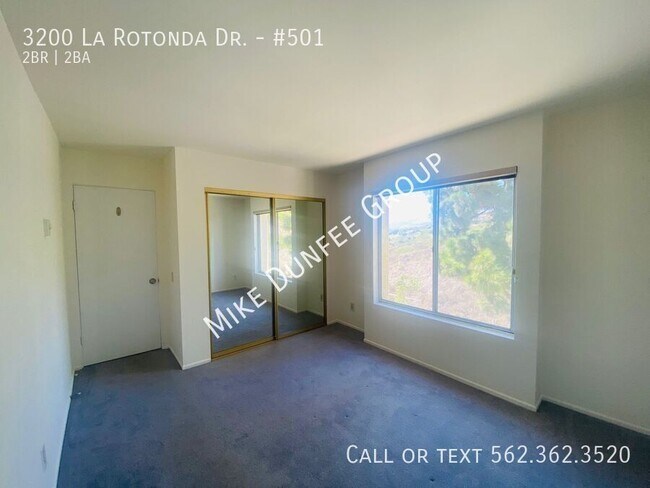 Building Photo - 3200 La Rotonda Dr