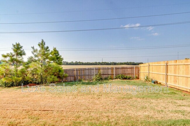 Building Photo - 8329 NW 163rd Ter