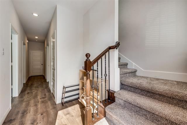 Building Photo - 2405 Siskiyou St