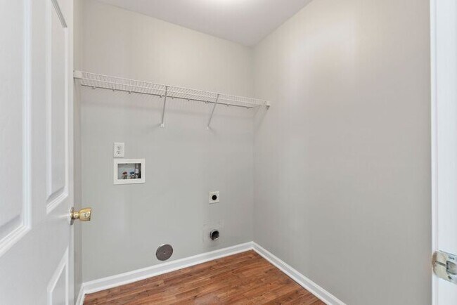Building Photo - Spacious 4bed/2.5bath Home in Charlotte