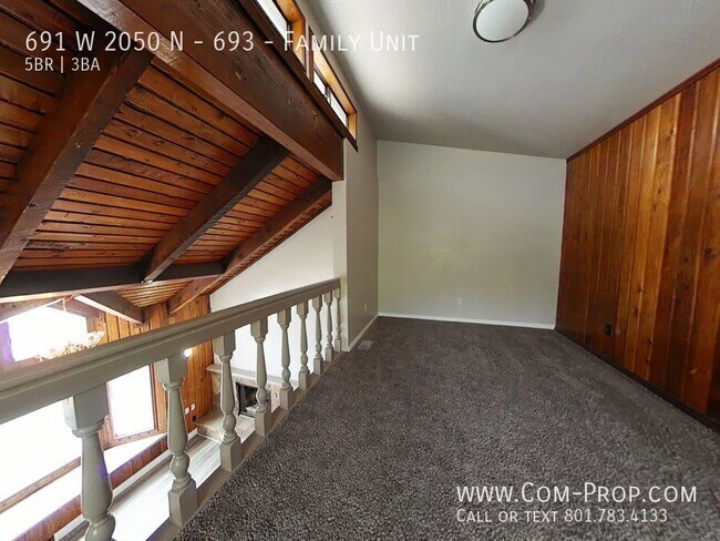 Building Photo - 691 W 2050 N