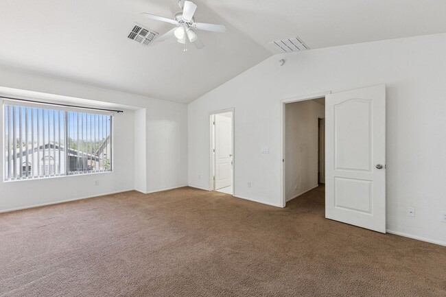 Building Photo - Spacious 2 Story 4 Bedroom 2.5 Bath Home Located in Circle Cross Ranch!