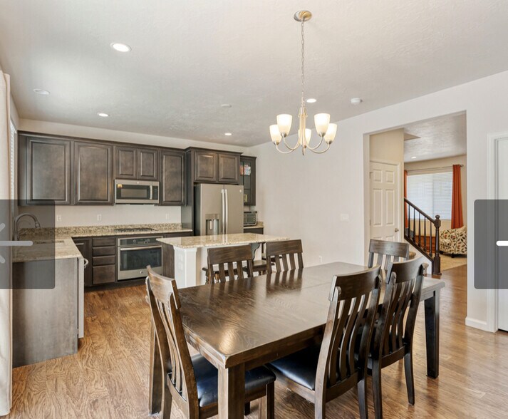 Building Photo - 42 N Trident Maple Dr