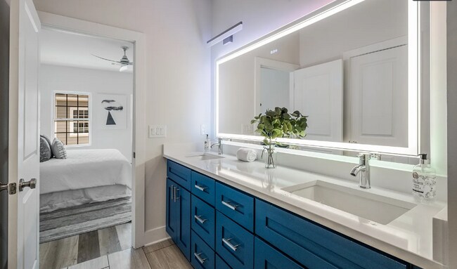 Building Photo - 3165 Dogwood Dr