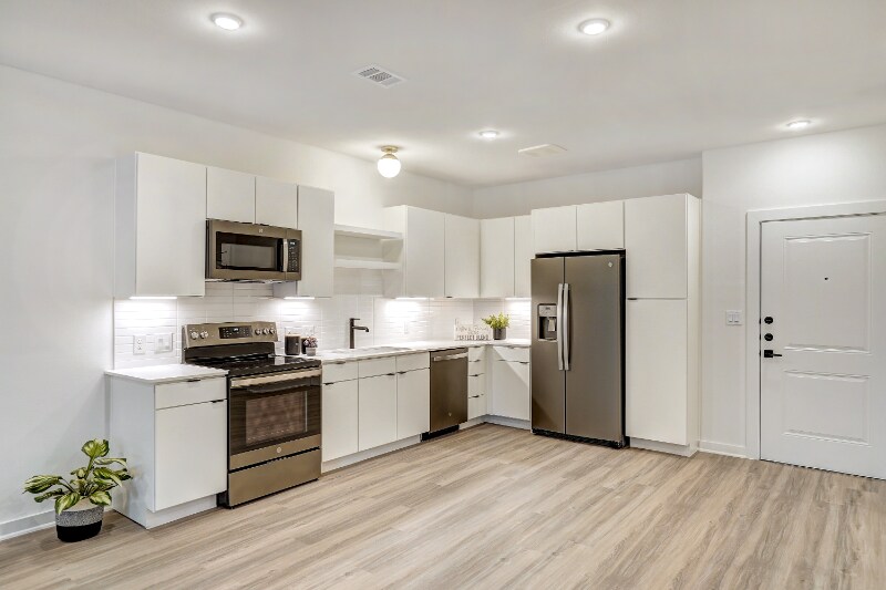 Building Photo - 100 Mockingbird Ln W