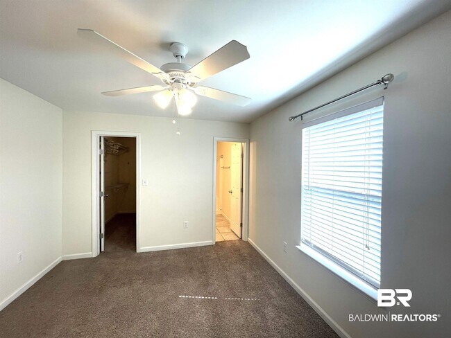 Building Photo - 15142 Marem Dr