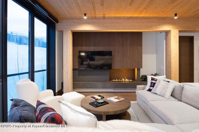 Building Photo - 180 Wood Rd