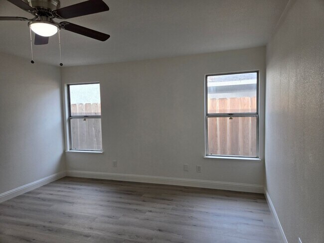 Building Photo - 3884 Paula Ct