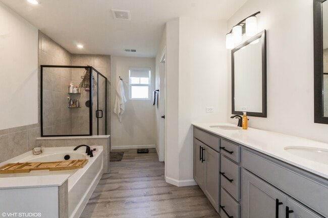 Building Photo - 24518 W Alexis Ln