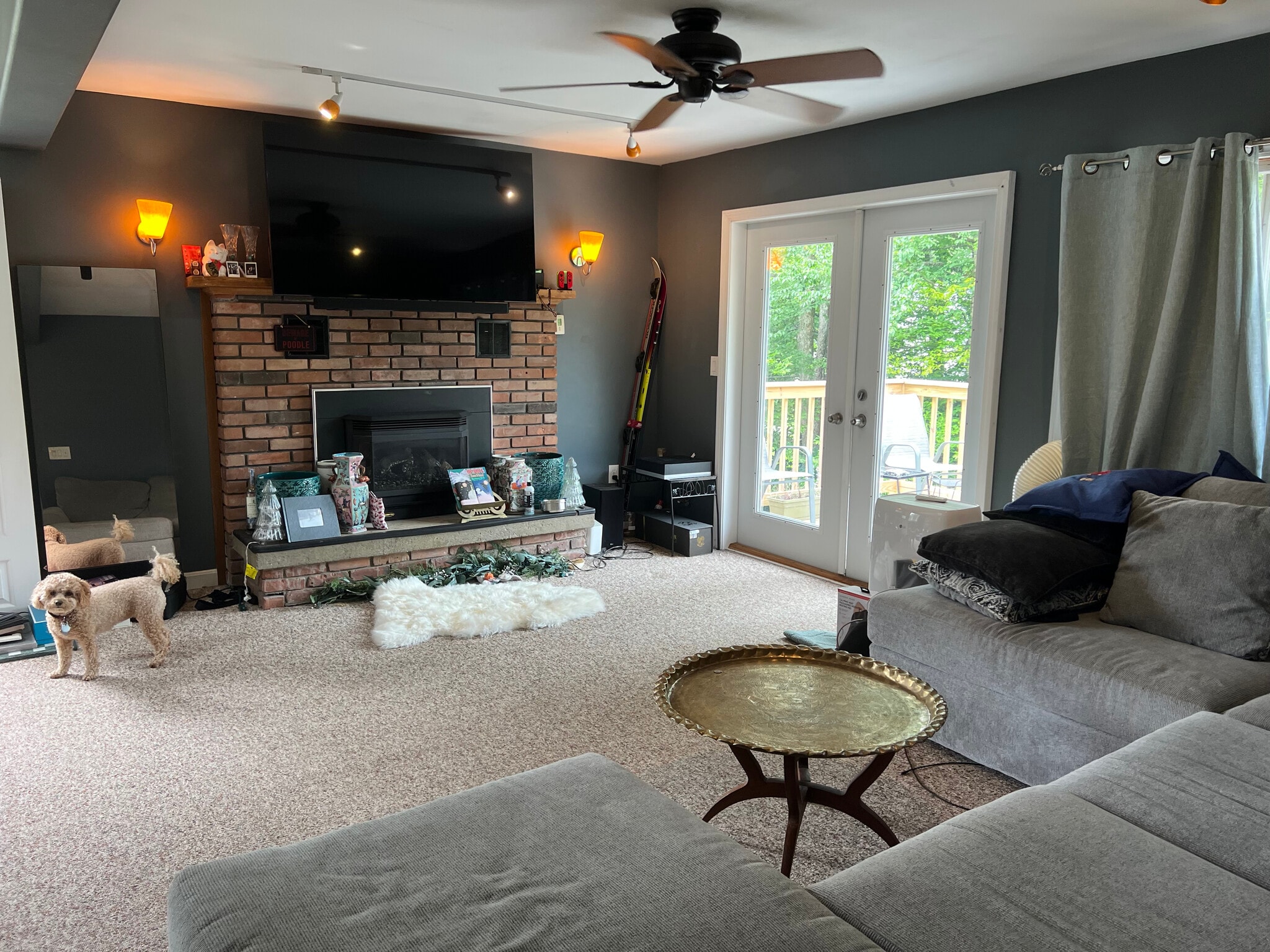 Living - 306 Heather Ln