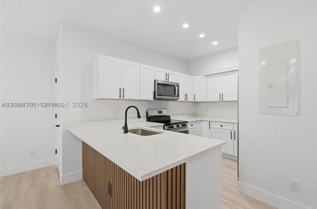 Building Photo - 5703 NW 48th Ave