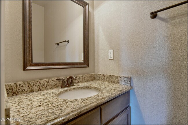 Building Photo - 7528 Wolf Creek Dr