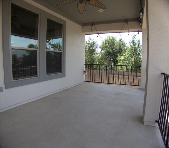 Building Photo - 14400 Senia Bend