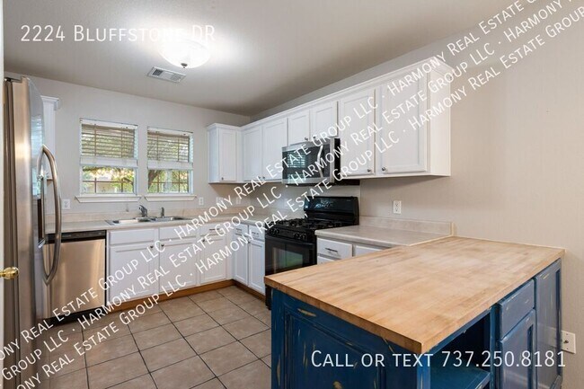 Building Photo - 2224 Bluffstone Dr