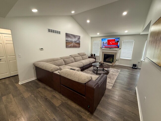 Building Photo - 38619 Watson Cir