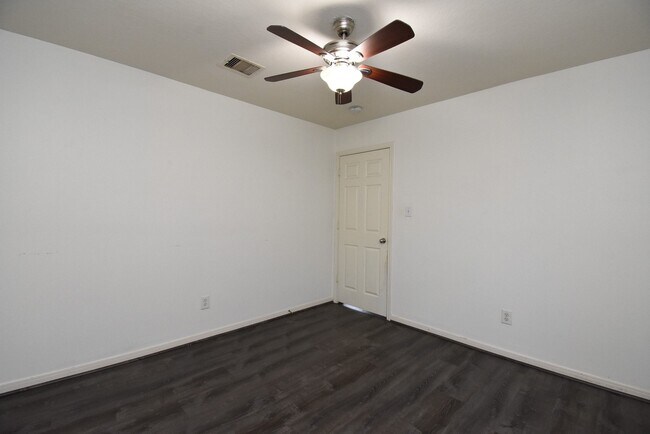Building Photo - 128 Long Canyon Ln