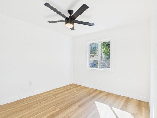 Building Photo - 3257-59 Luna Ave