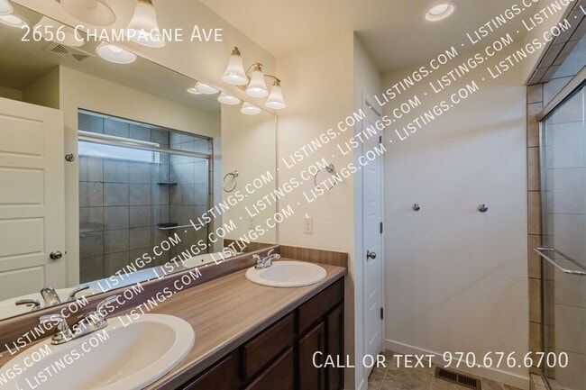 Building Photo - 2656 Champagne Ave
