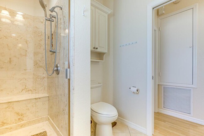 Building Photo - 1333 Nettles Blvd