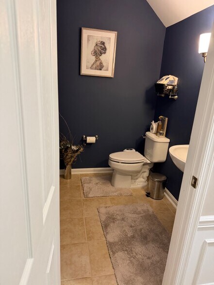 Building Photo - 46956 Courtyard Sq