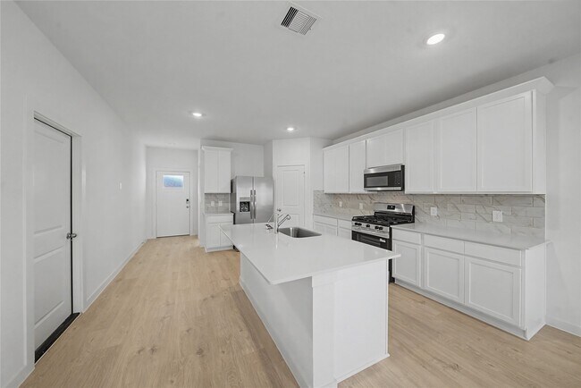 Building Photo - 4215 Camden Lakes St