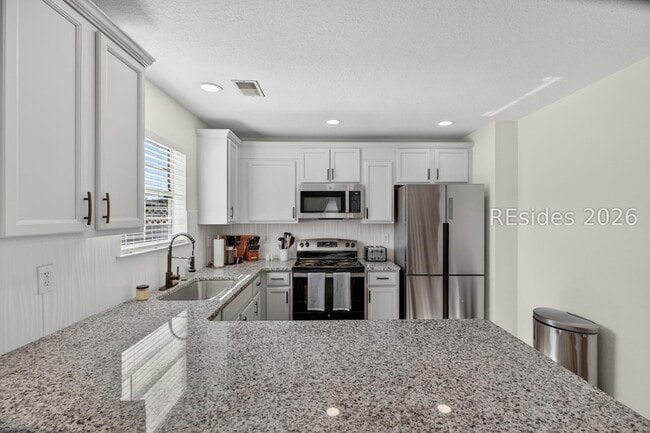 Building Photo - 225 University Pkwy