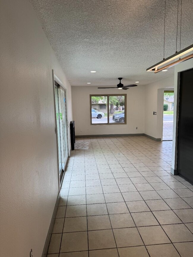 Building Photo - 8130 N 33rd Dr