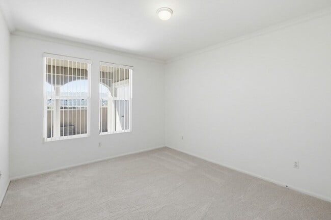 Building Photo - Single Level Condo - 2 Bedroom + Den With Views in Sabre Springs