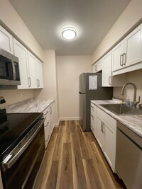 Building Photo - 1 Bedroom Condo in a quiet building in Ems...