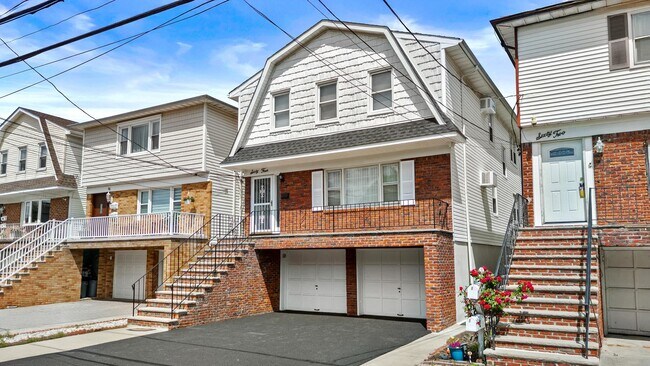 Building Photo - 64 Isabella Ave