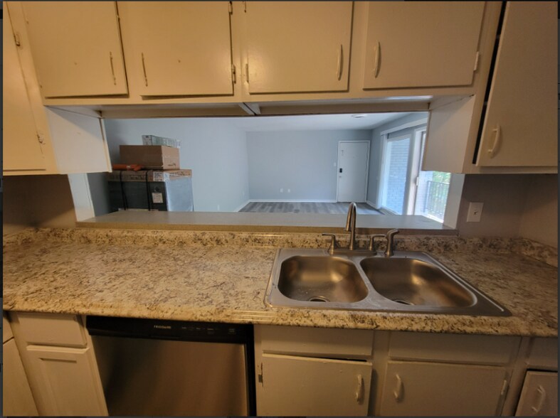 Building Photo - 225 W McDowell Rd