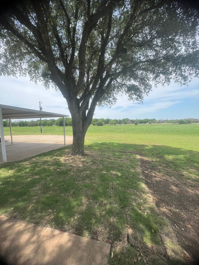 Building Photo - China Spring ISD