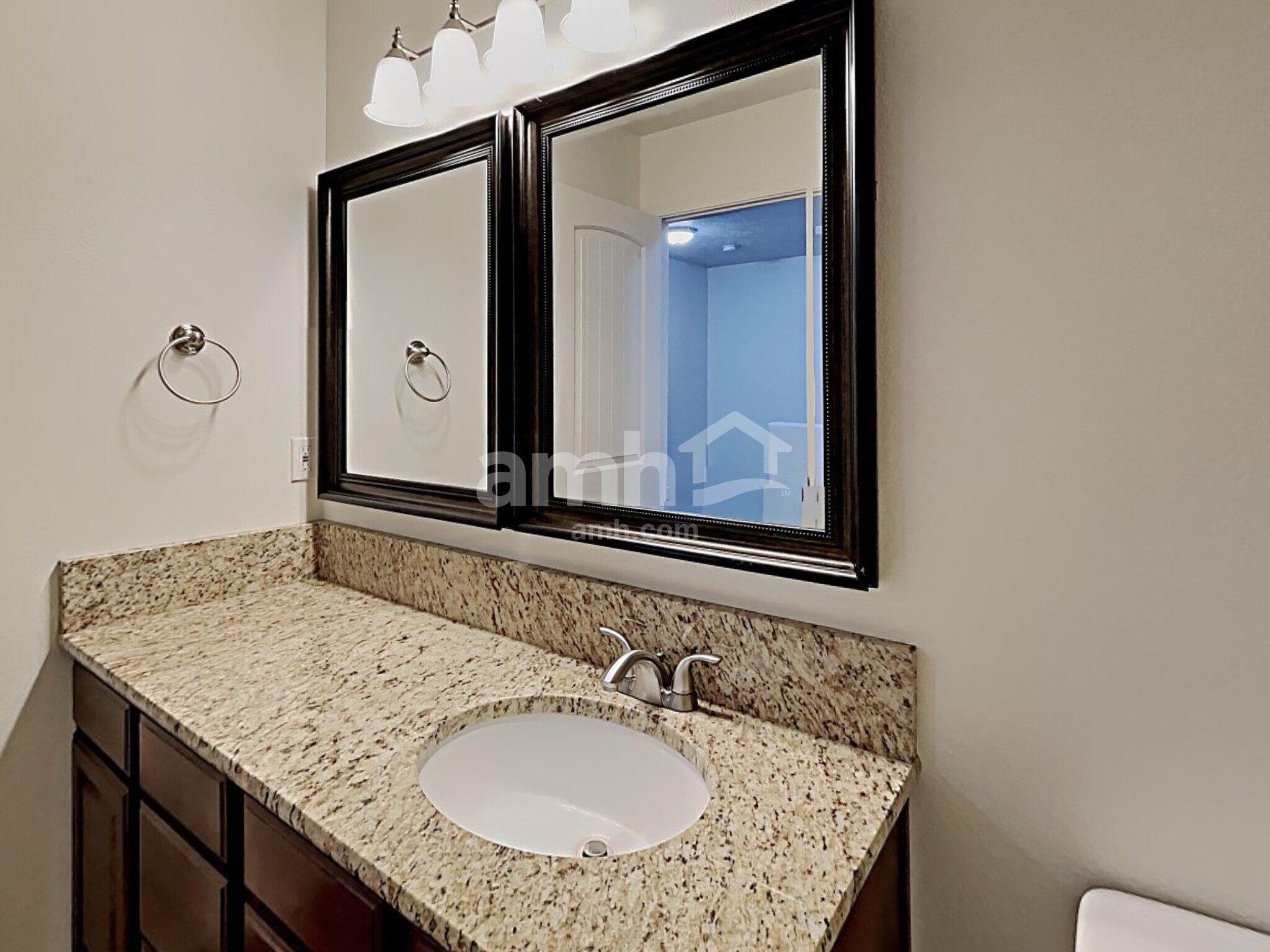 Building Photo - 2551 N Hose Gulch Ave