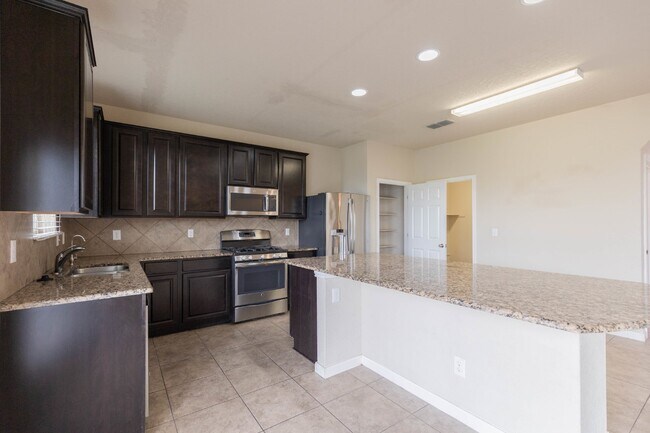 Building Photo - 3534 York Crest