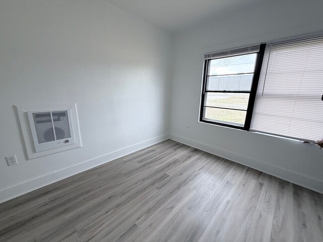 Building Photo - Now Available – Updated 2 Bedroom Apartment in Cullman!