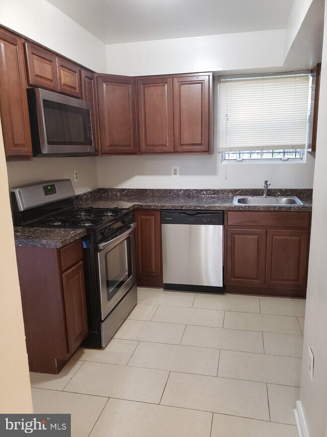 Building Photo - 924 Portia Ct