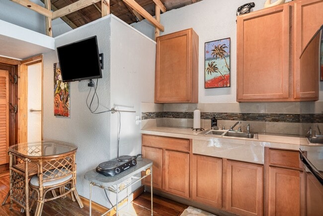 Building Photo - 1467 Guava Ave