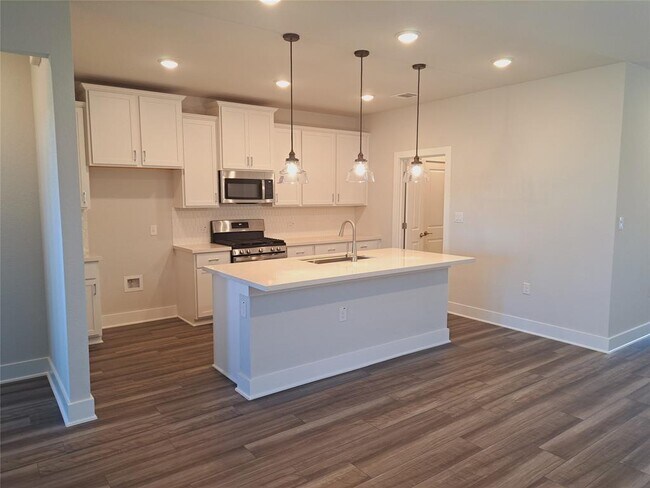 Building Photo - 1720 Purple Martin Dr