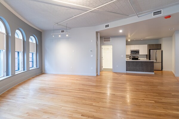 Building Photo - 140 Munroe St