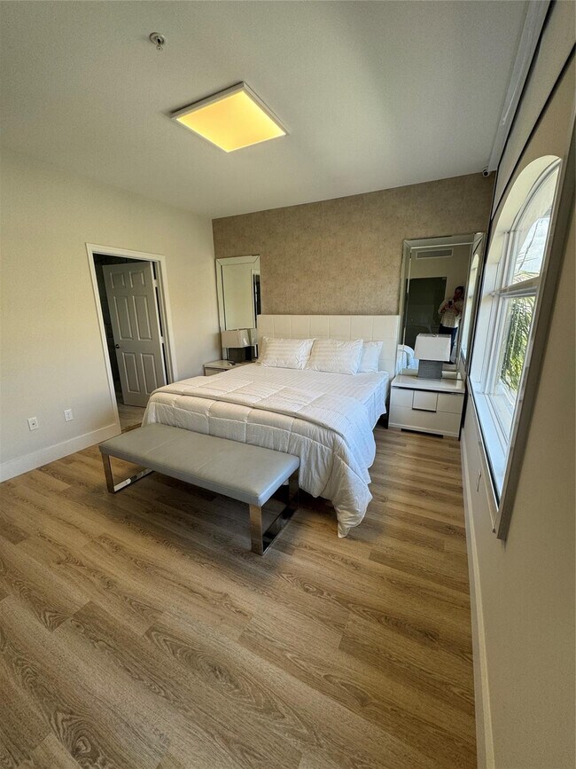 Building Photo - 2710 NE 184th Terrace