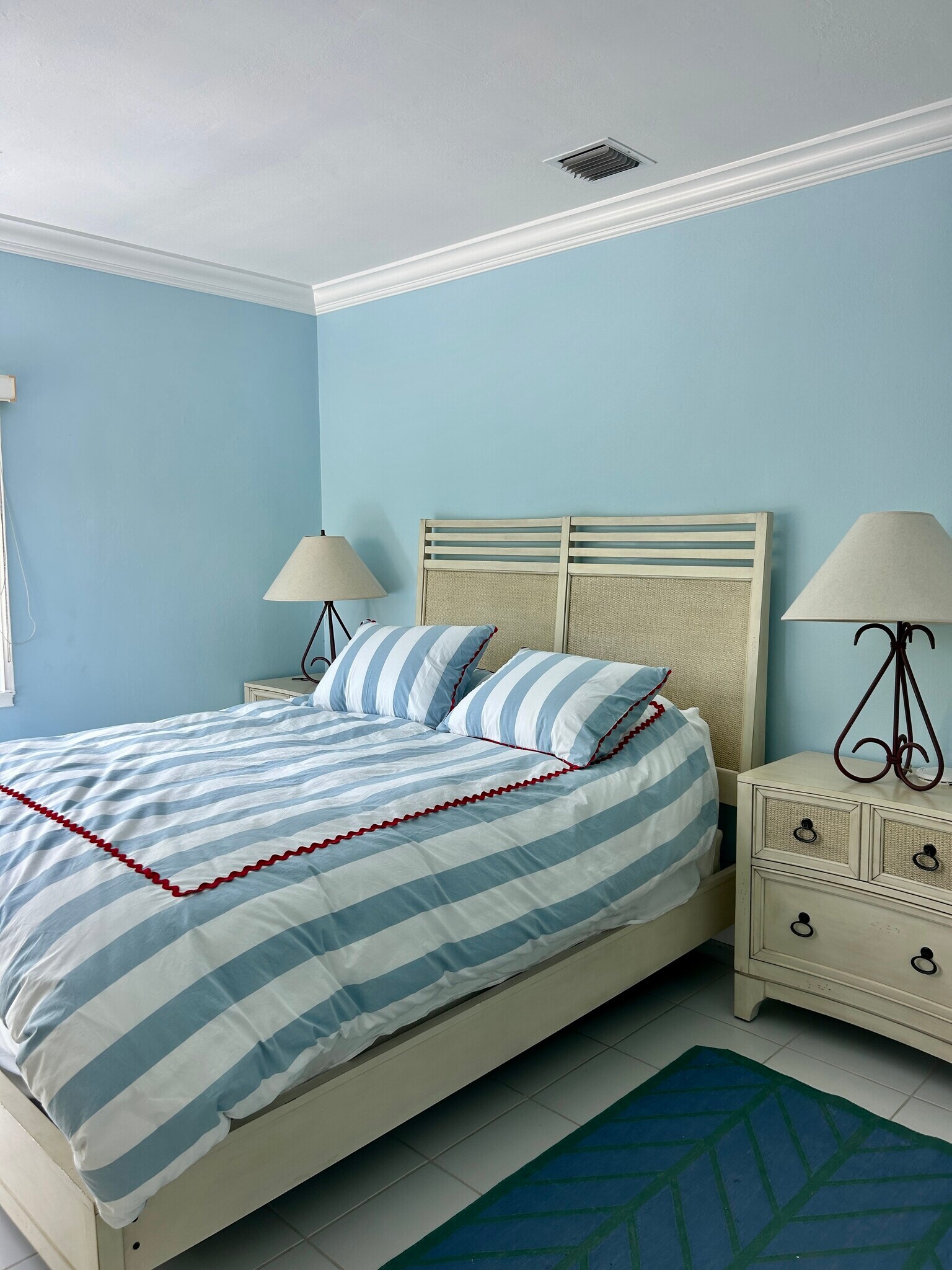 Building Photo - 122 Peruvian Ave