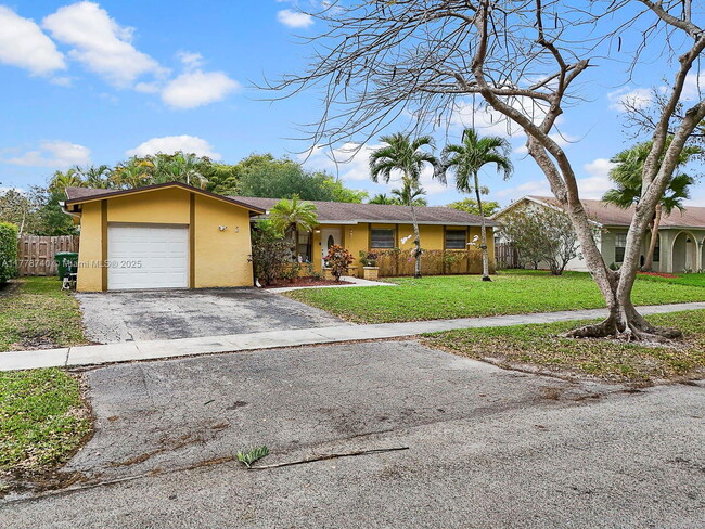 Building Photo - Southwest 104th Avenue, Cooper City, FL 33...
