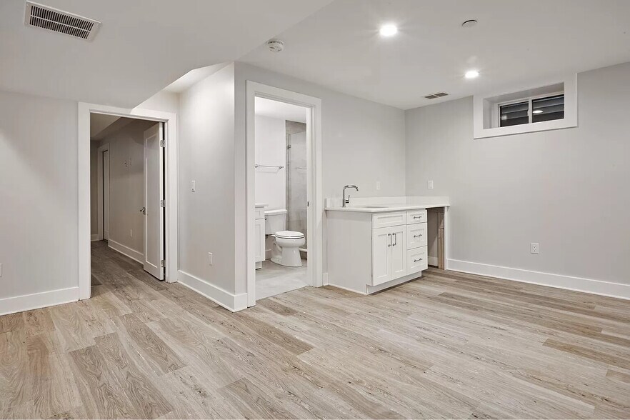 Building Photo - 57 Hurley St