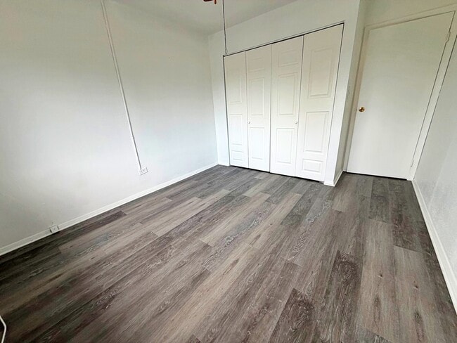 Building Photo - 841 Blossom Ln