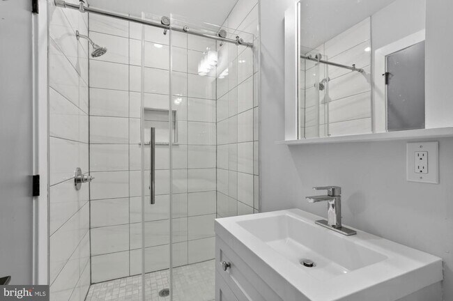 Building Photo - 431 W Norris St