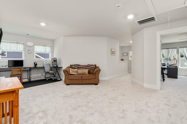 Building Photo - 218 Grange Vly Ln