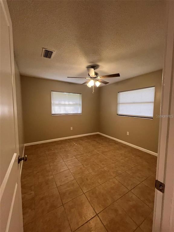 Building Photo - 3013 NE 25th Ct
