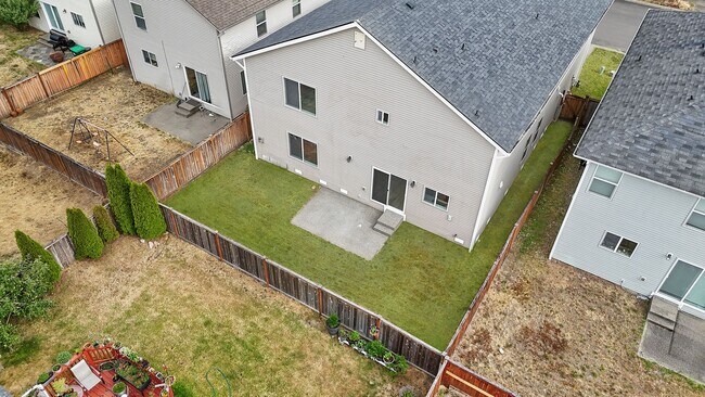 Building Photo - Spacious 5-Bedroom Home in Prime Yelm Loca...